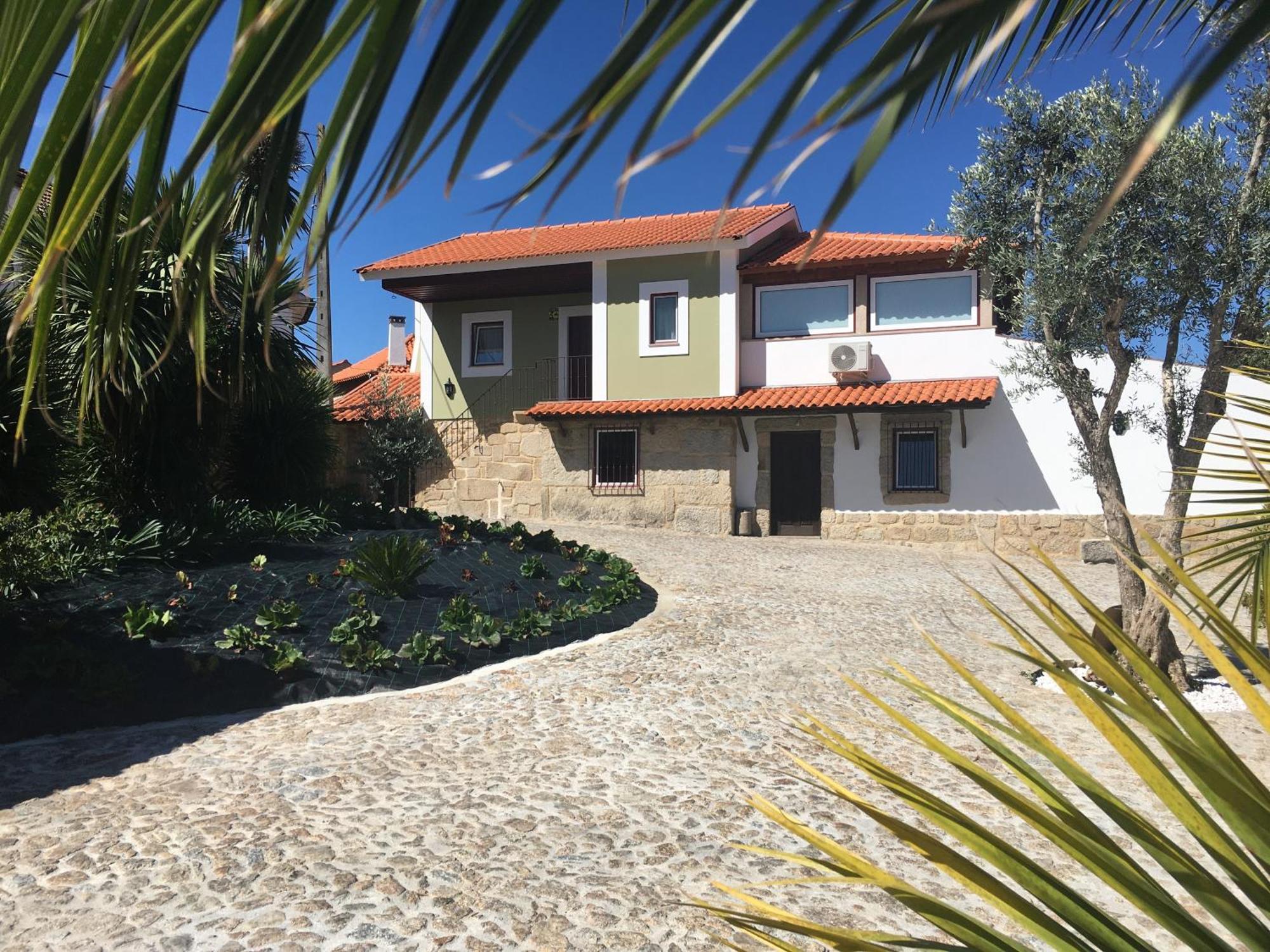 Отель Quinta De Mocamedes - Turismo De Habitacao Возела Экстерьер фото
