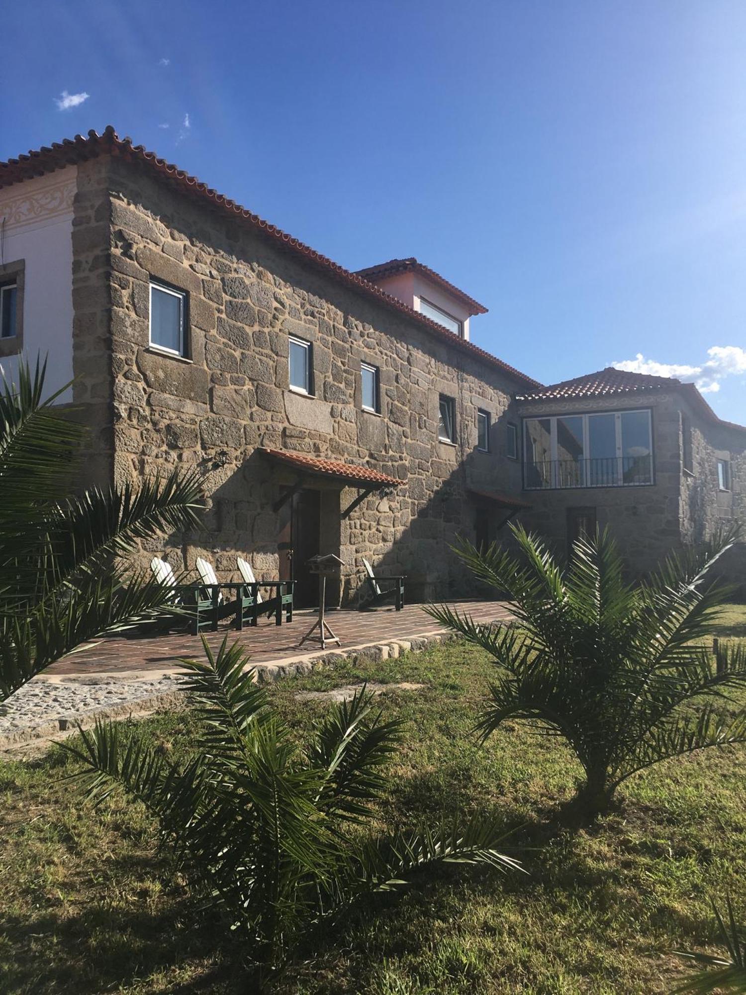 Отель Quinta De Mocamedes - Turismo De Habitacao Возела Экстерьер фото